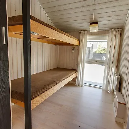 Дом отдыха Three-bedroom Holiday In