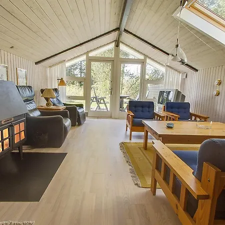 Three-bedroom Holiday In Дом отдыха Халс