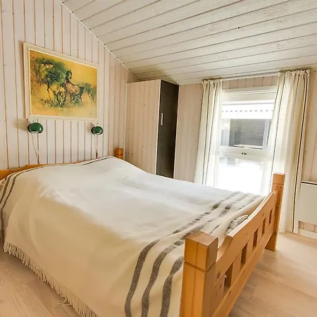 Three-bedroom Holiday In Дом отдыха *