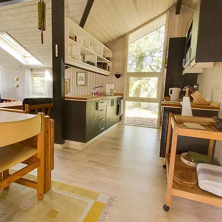 Three-bedroom Holiday In Дом отдыха